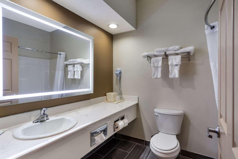 King Suite - Non-Smoking interior